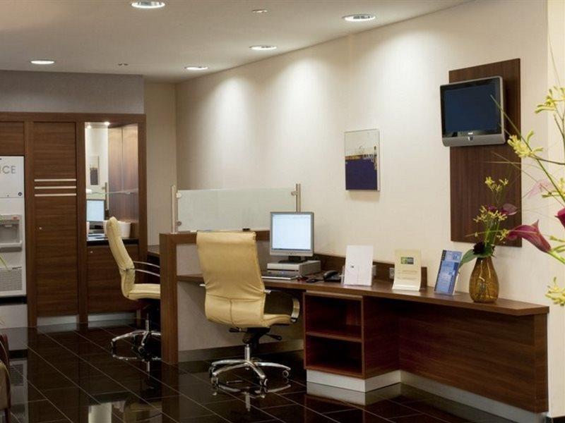 Holiday Inn Express Stuttgart Airport, An Ihg Hotel Leinfelden-Echterdingen Buitenkant foto