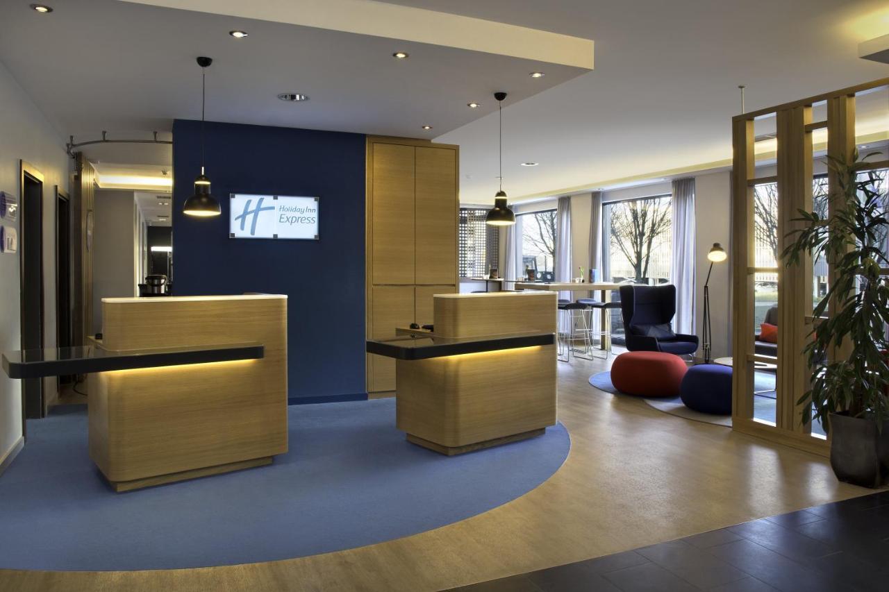 Holiday Inn Express Stuttgart Airport, An Ihg Hotel Leinfelden-Echterdingen Buitenkant foto
